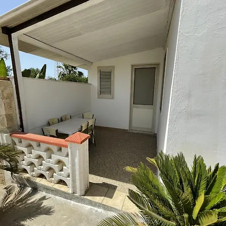 Tony - Baia Only Teenagers Apartment Gallipoli