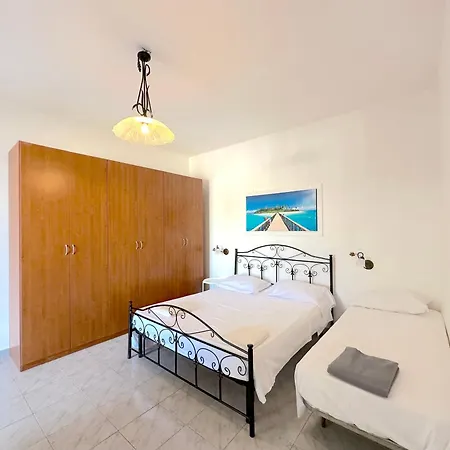 Tony - Baia Only Teenagers Apartment *